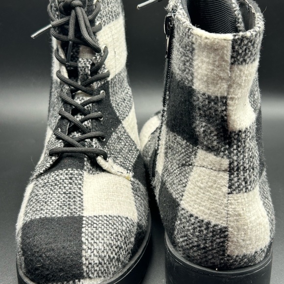 Bamboo Direct-15X Women’s Ankle Boots Plaid Black and White Size 10 NWOT - Picture 5 of 14